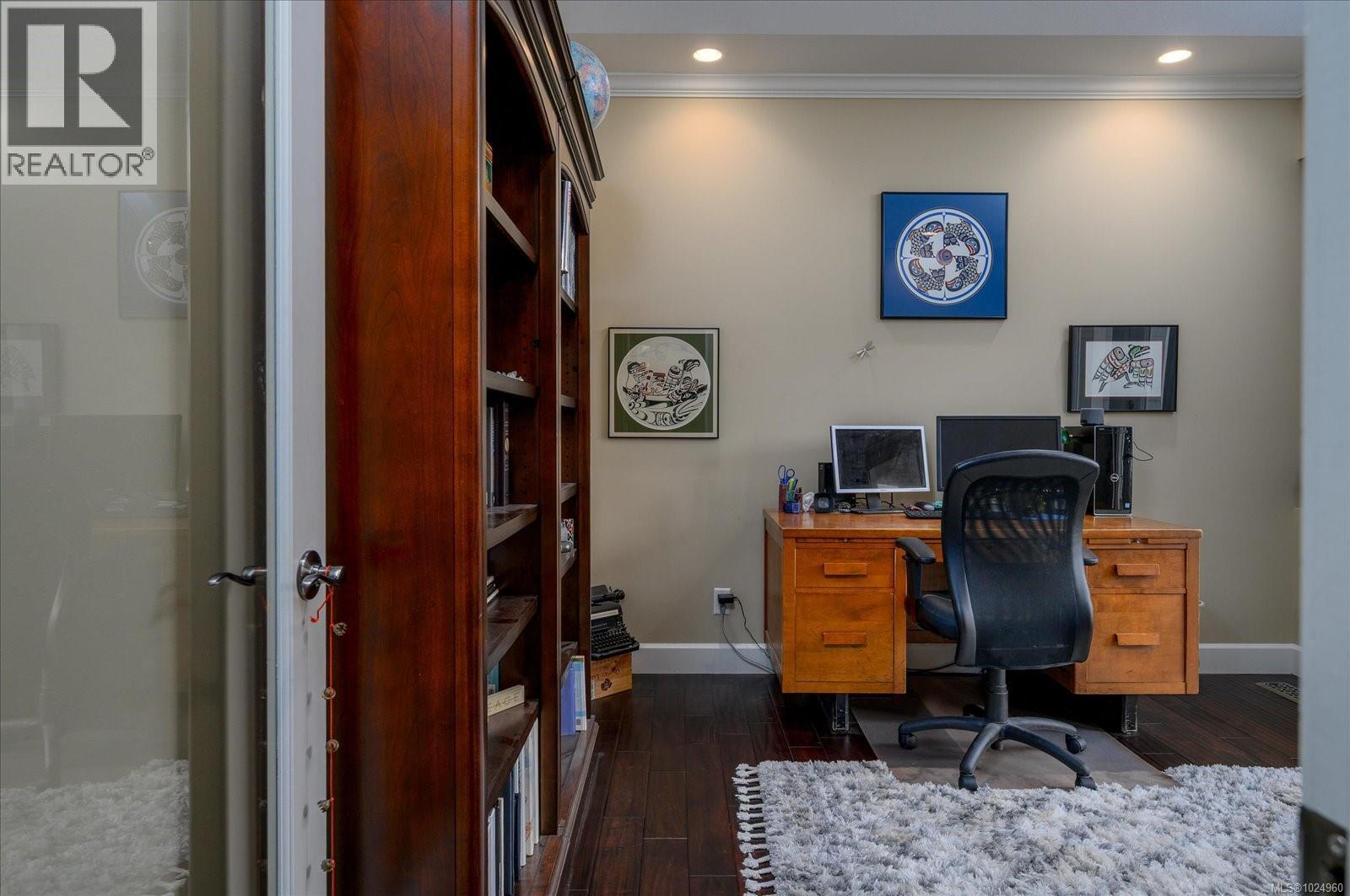 6638 KESTREL CRES - 23