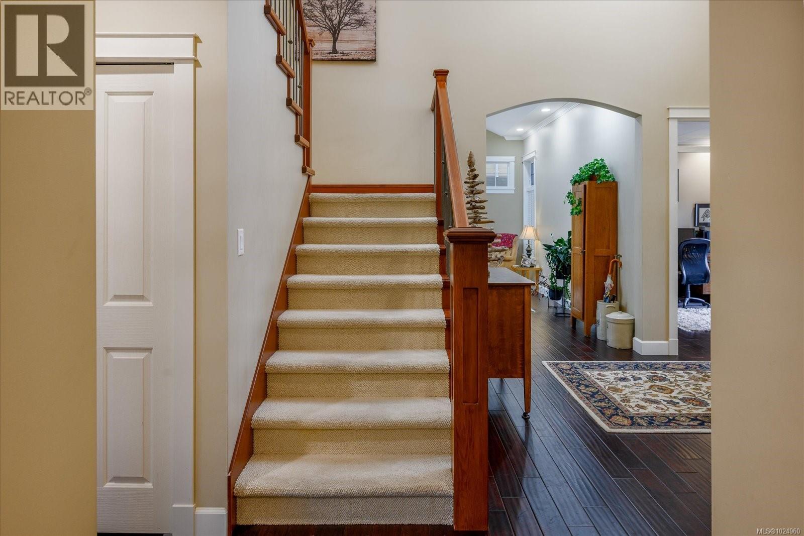 6638 KESTREL CRES - 29