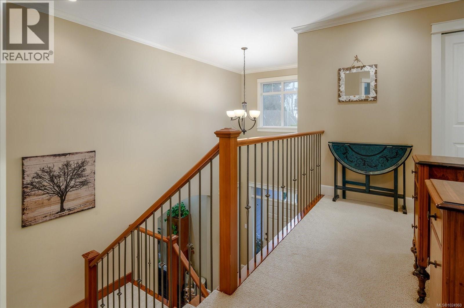 6638 KESTREL CRES - 30