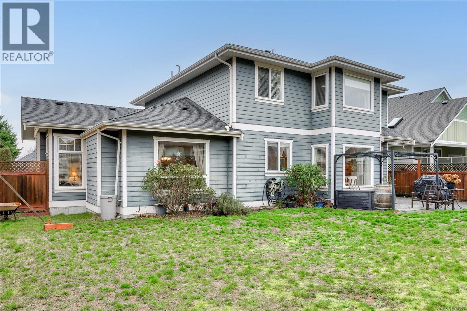 6638 KESTREL CRES - 45