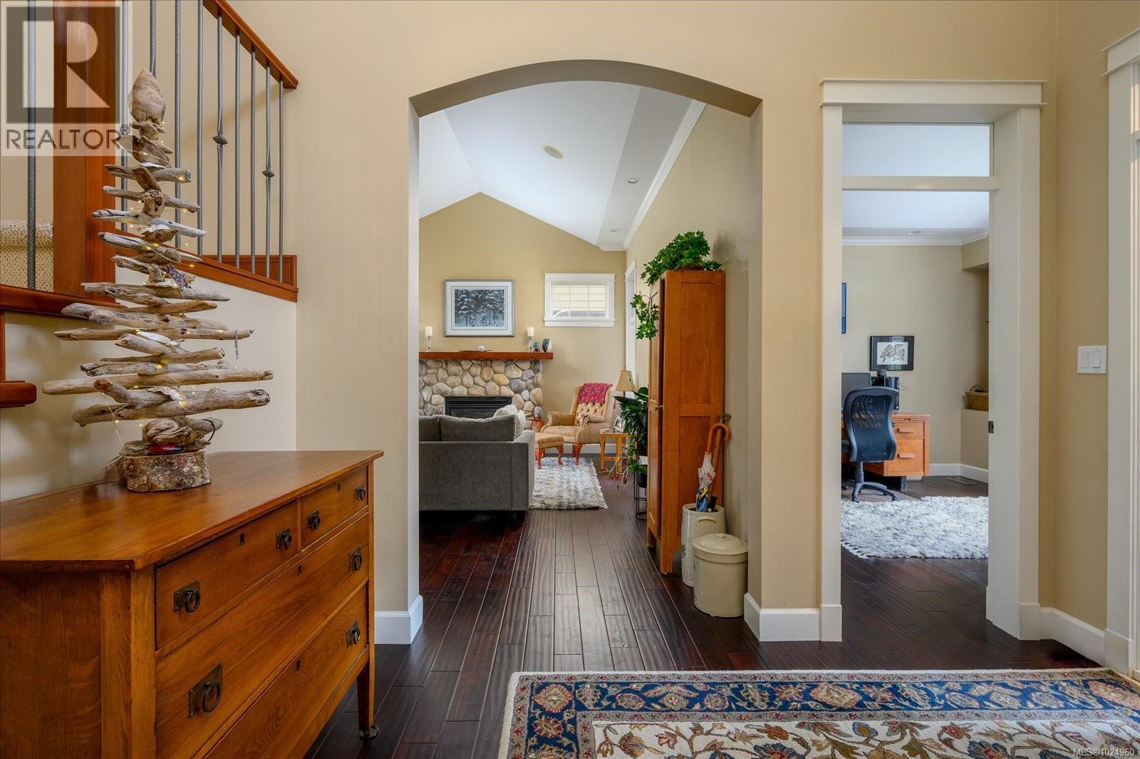 6638 KESTREL CRES - 6