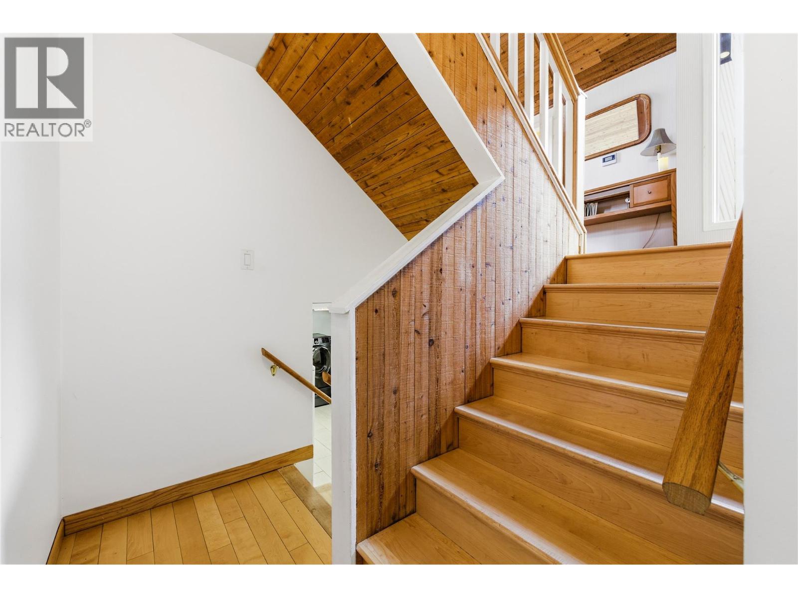 324 Clifton Road N, Kelowna