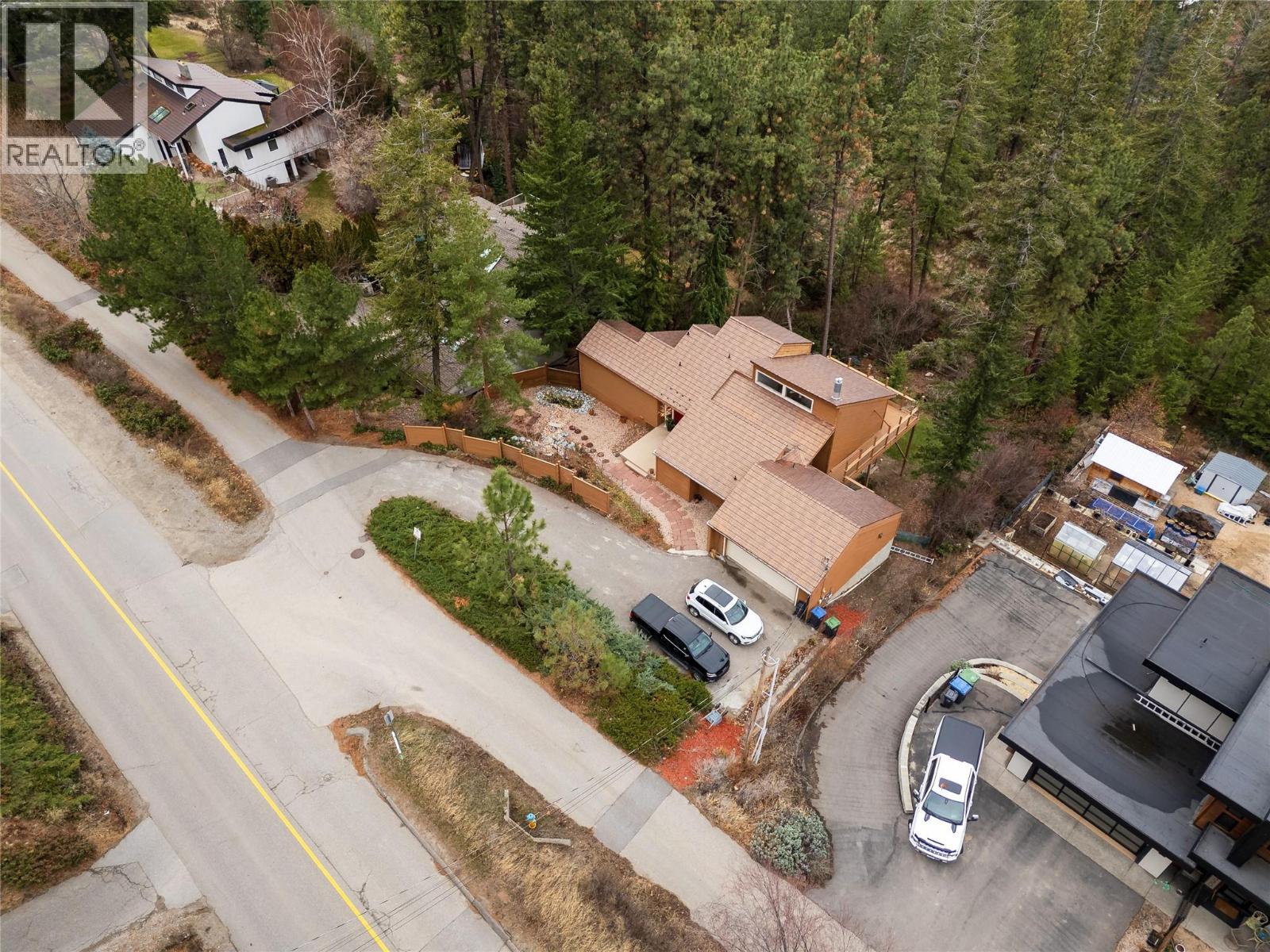 324 Clifton Road N, Kelowna