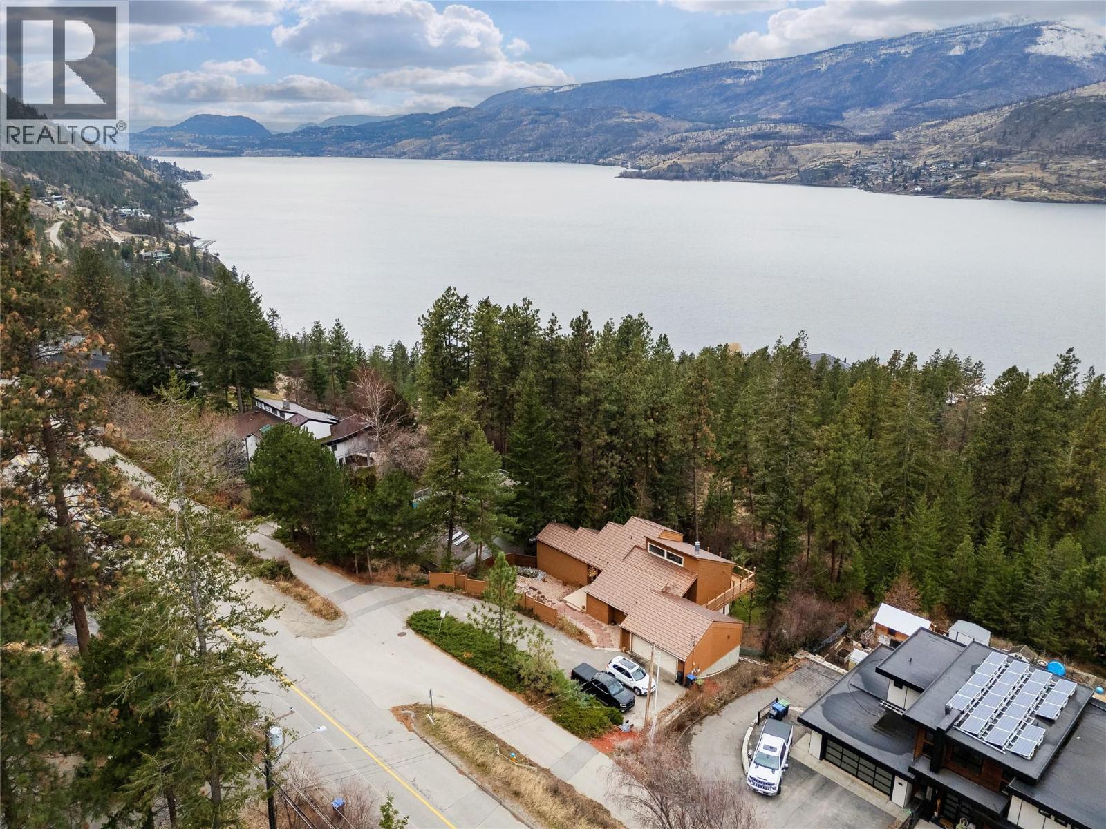 324 Clifton Road N, Kelowna
