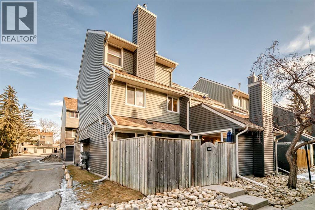 Single Family House for Sale in   Glamis Green SW Glamorgan Calgary 