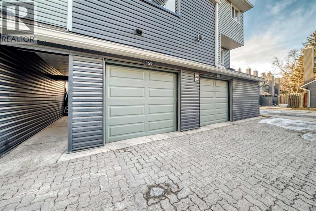 Single Family House for Sale in   Glamis Green SW Glamorgan Calgary 