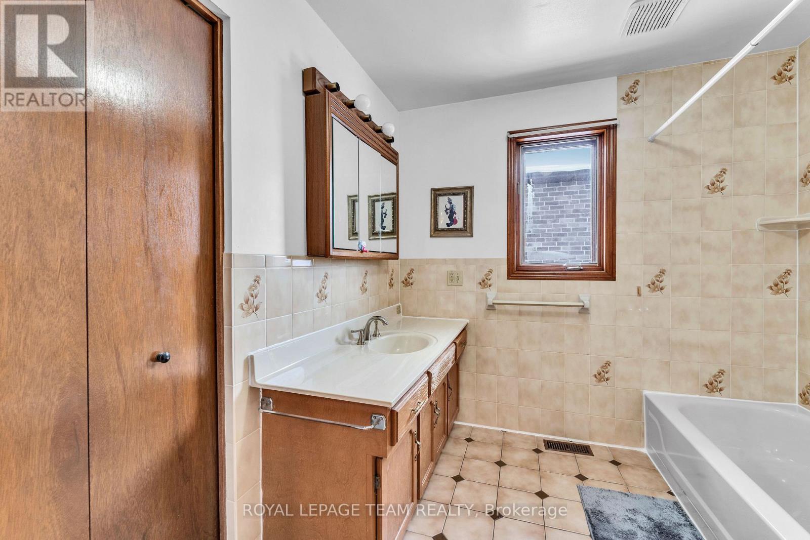 1409 MORY STREET — photo 26