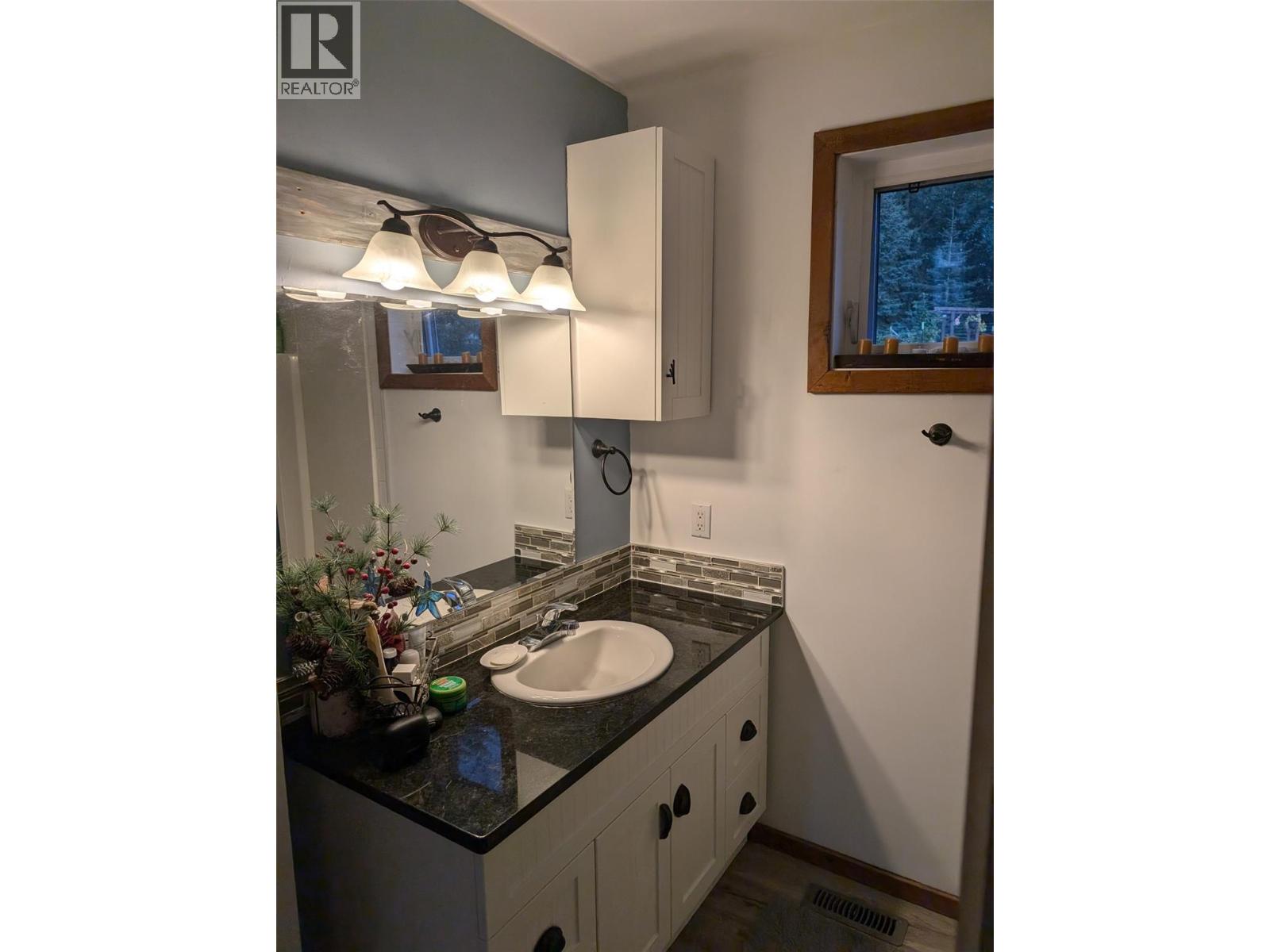 56 SUKUNKA Place, Tumbler Ridge