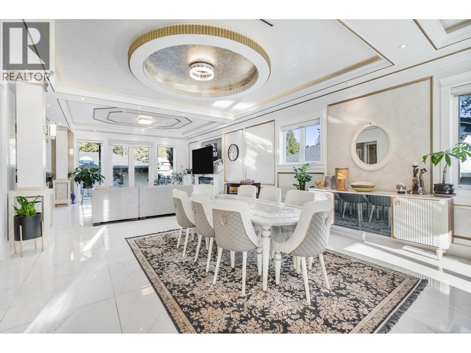 512 W 23RD STREET, North Vancouver