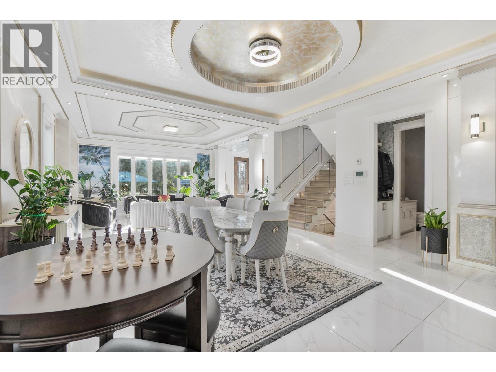 512 W 23RD STREET, North Vancouver