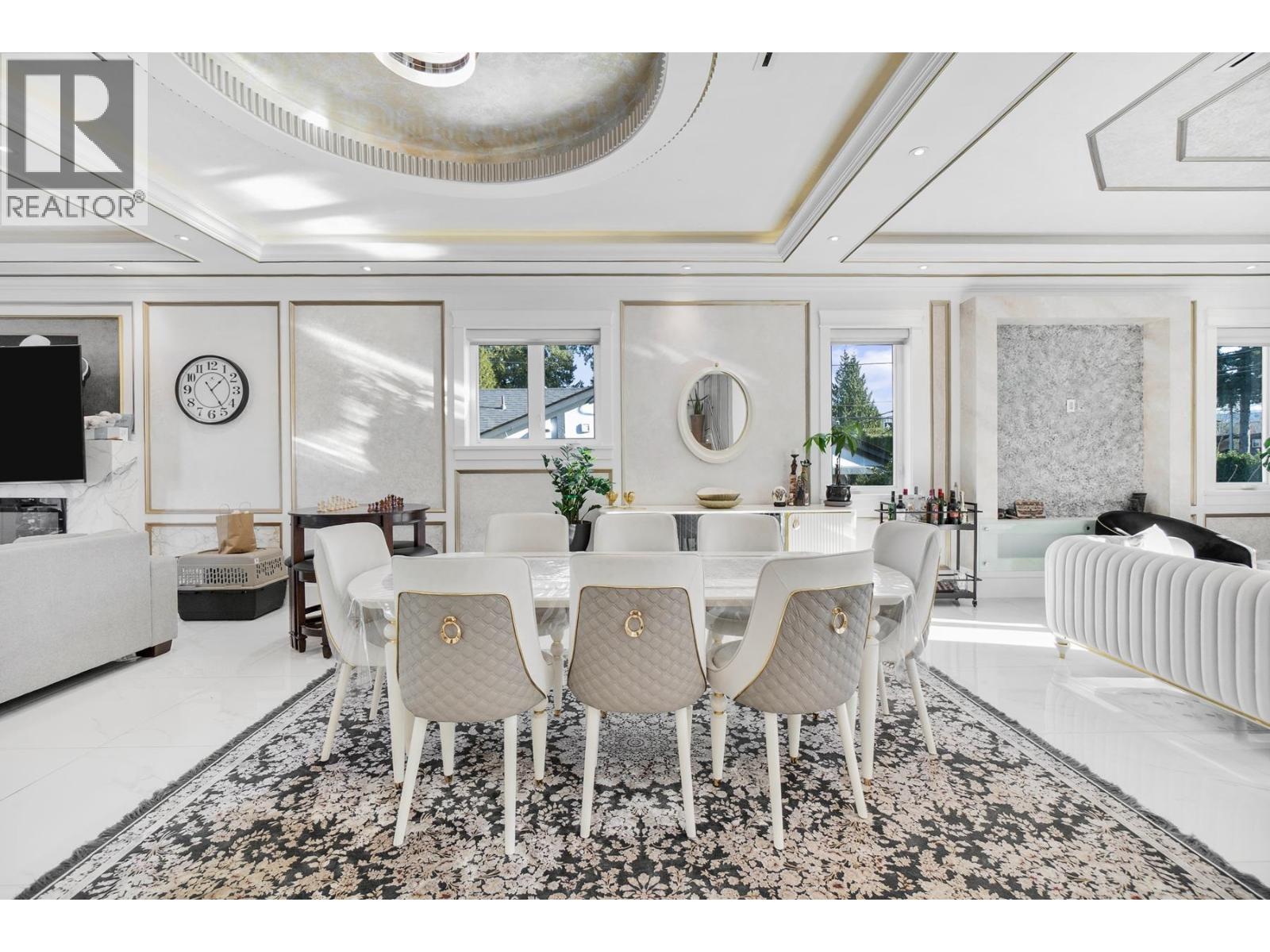 512 W 23RD STREET, North Vancouver