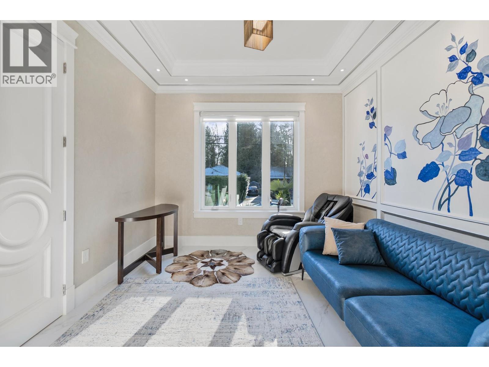 512 W 23RD STREET, North Vancouver