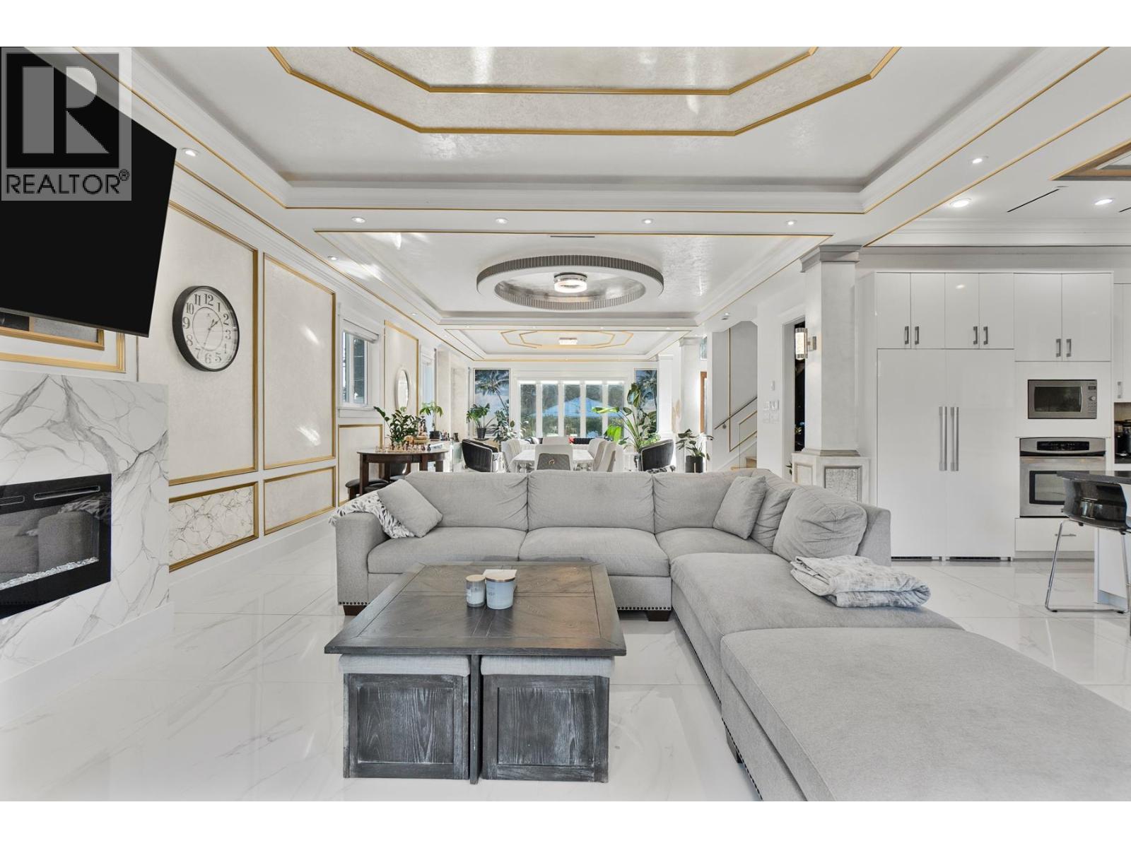 512 W 23RD STREET, North Vancouver