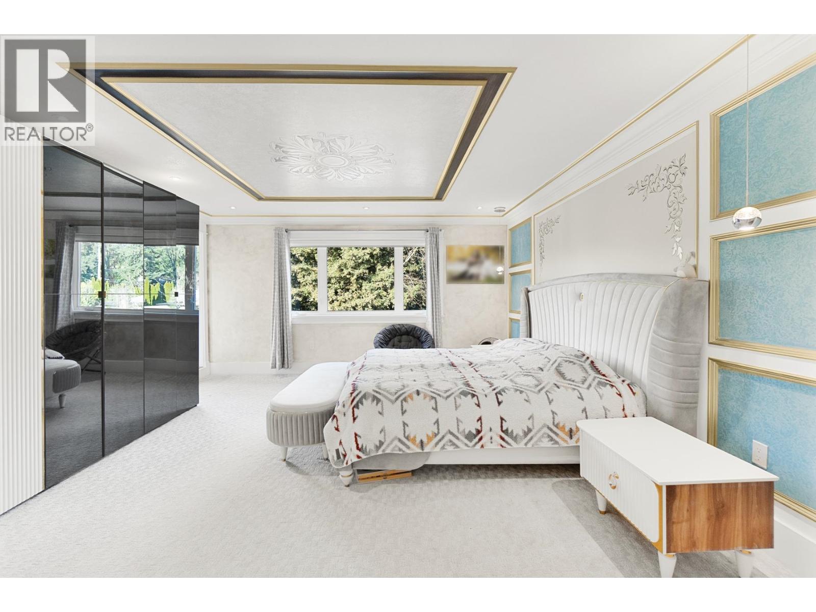 512 W 23RD STREET, North Vancouver