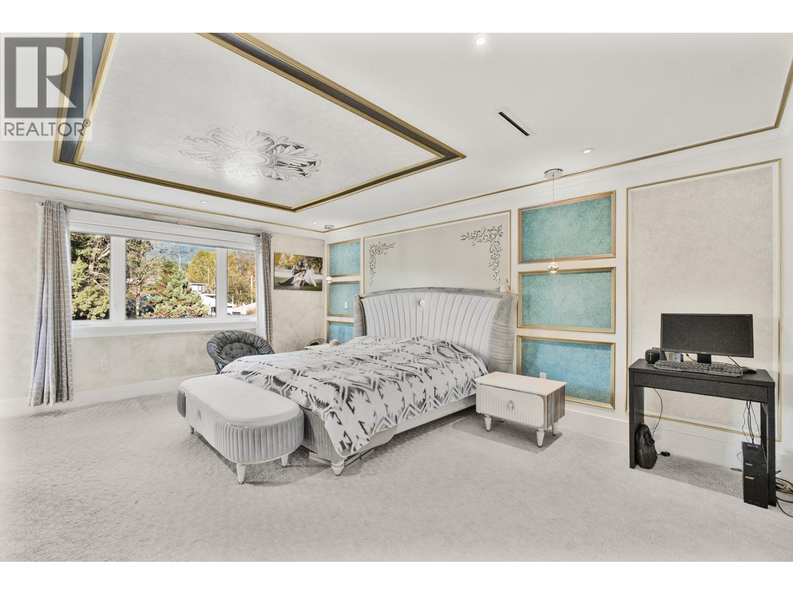 512 W 23RD STREET, North Vancouver