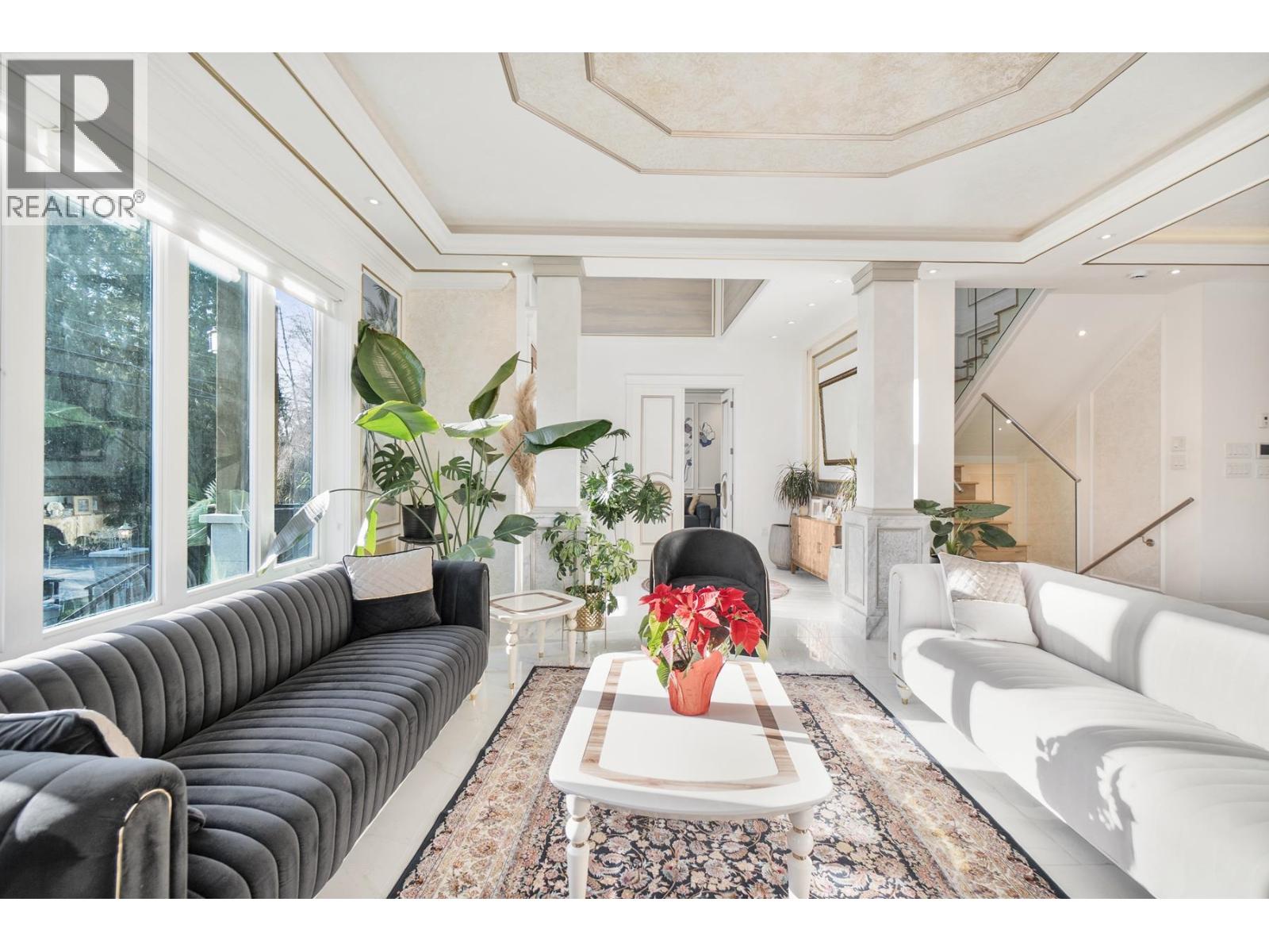 512 W 23RD STREET, North Vancouver