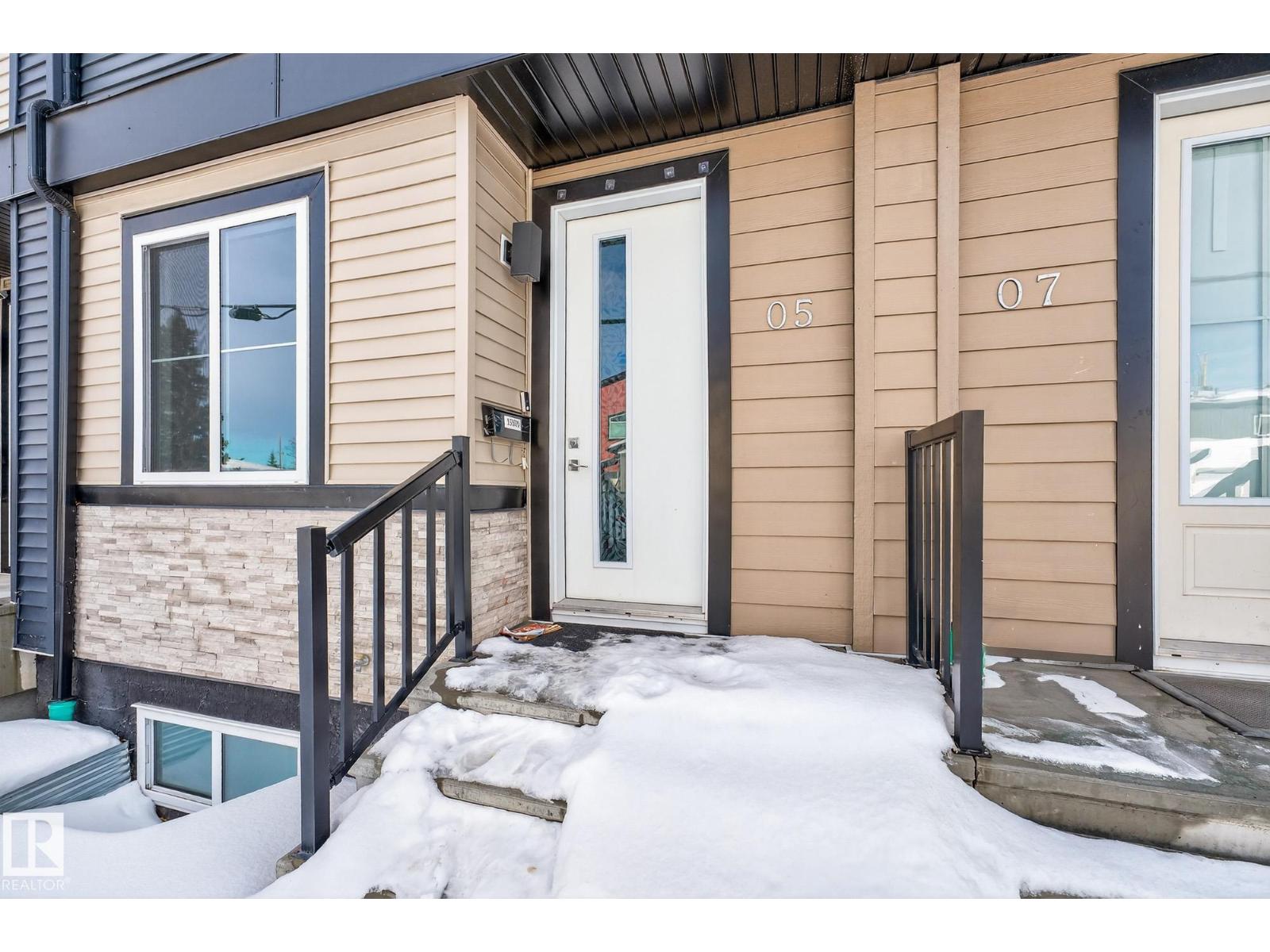 #5 15805 97 AVE NW - 3
