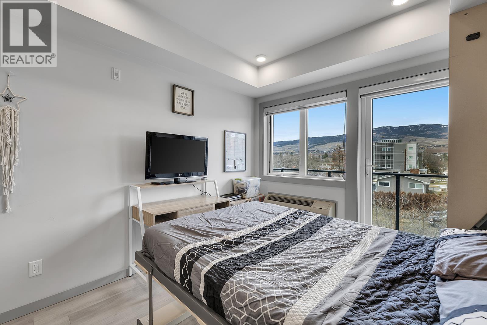 327 345 Dougall Road North, Kelowna