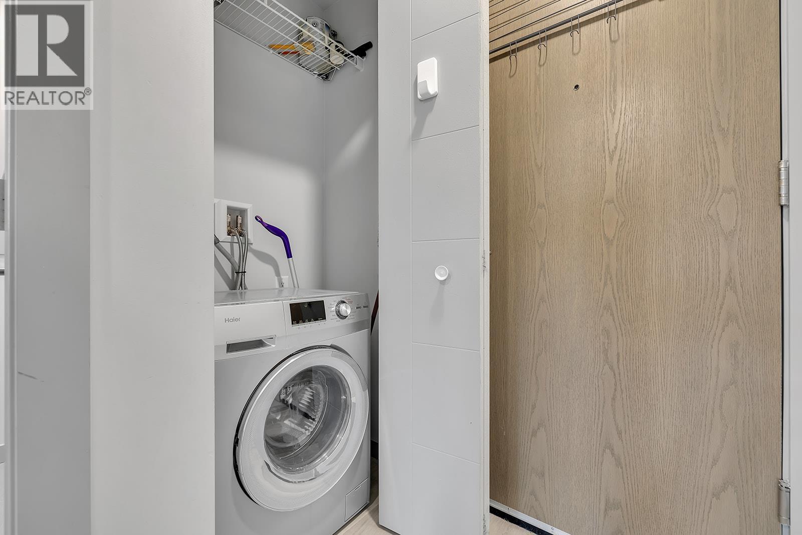 327 345 Dougall Road North, Kelowna