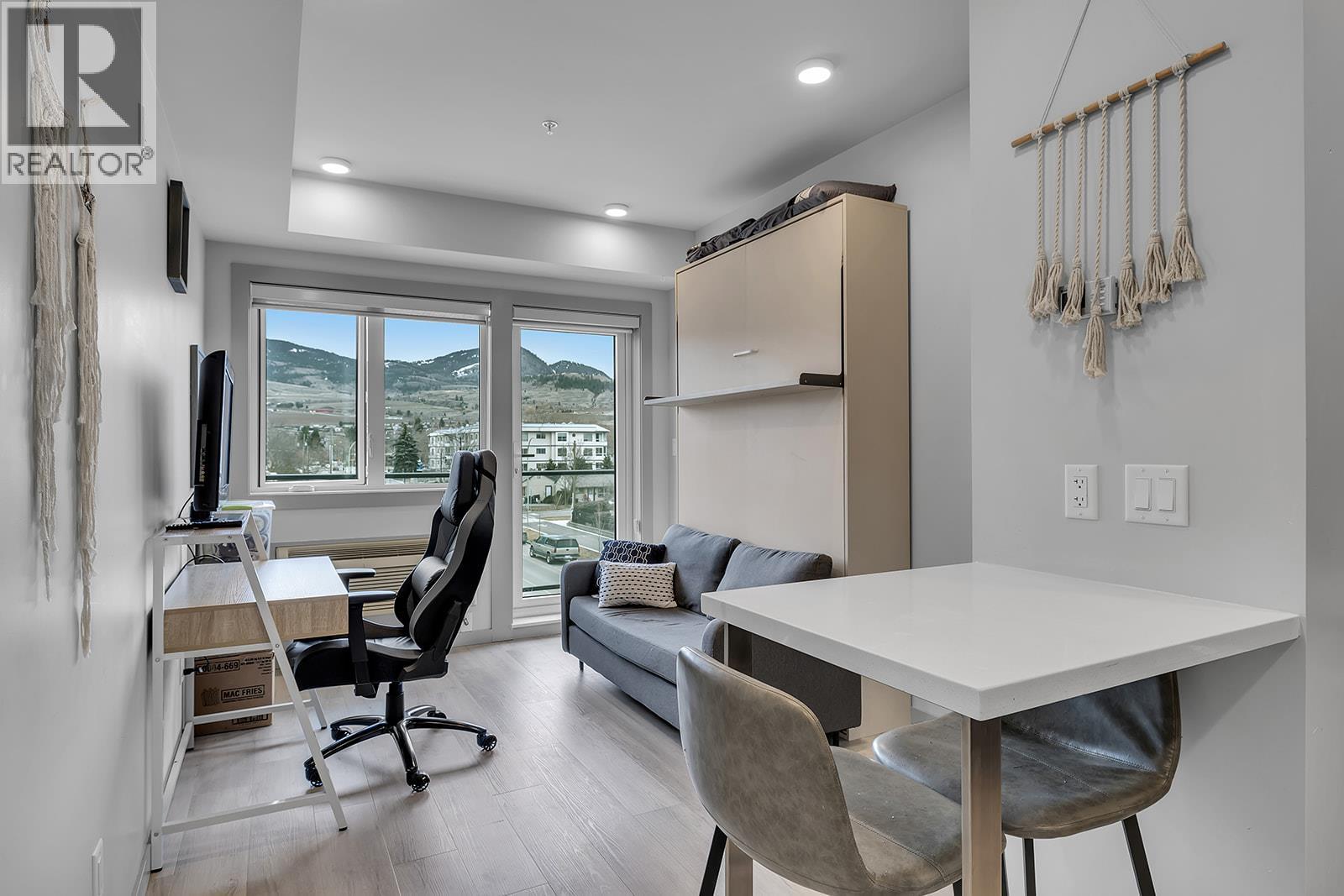 327 345 Dougall Road North, Kelowna