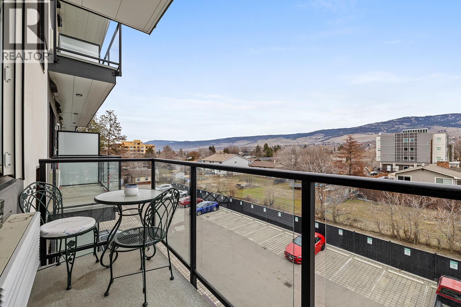 327 345 Dougall Road North, Kelowna