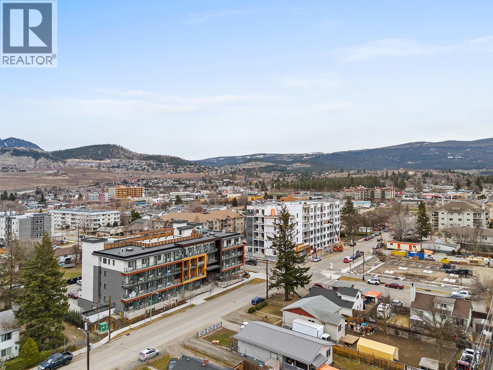 327 345 Dougall Road North, Kelowna