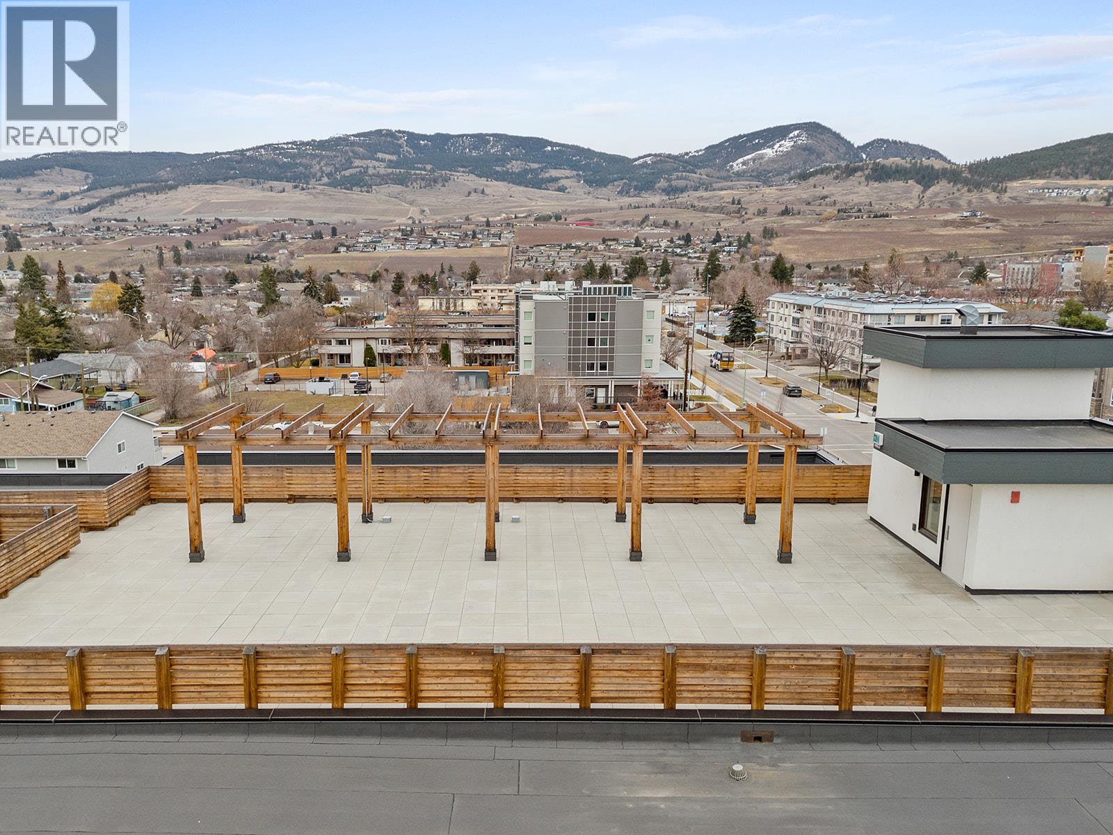 327 345 Dougall Road North, Kelowna