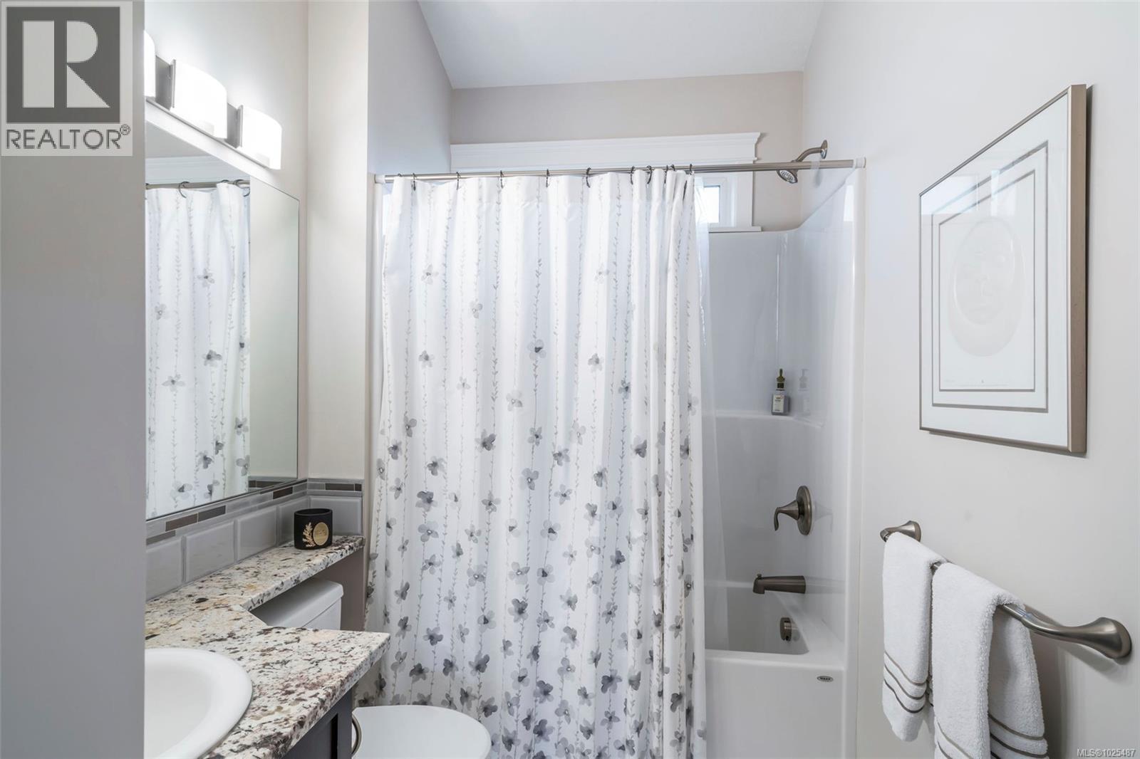 202 679 Terminal Ave, Nanaimo