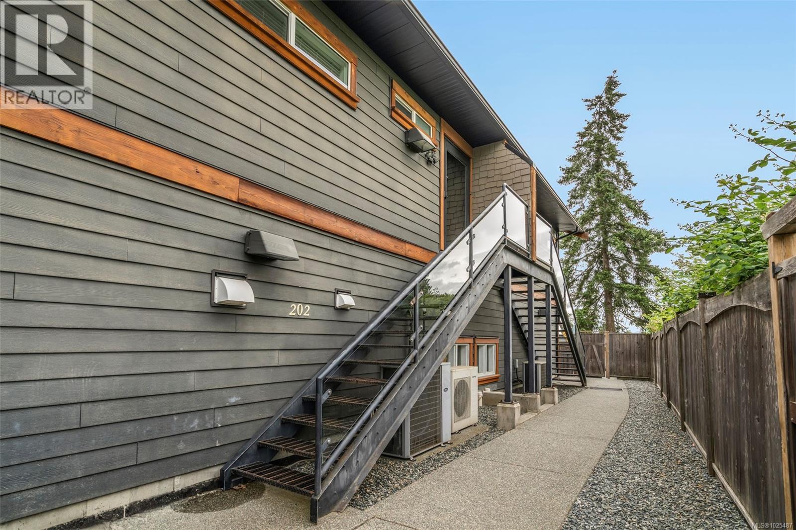 202 679 Terminal Ave, Nanaimo