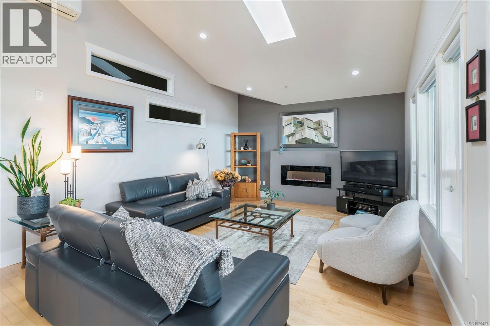 202 679 Terminal Ave, Nanaimo