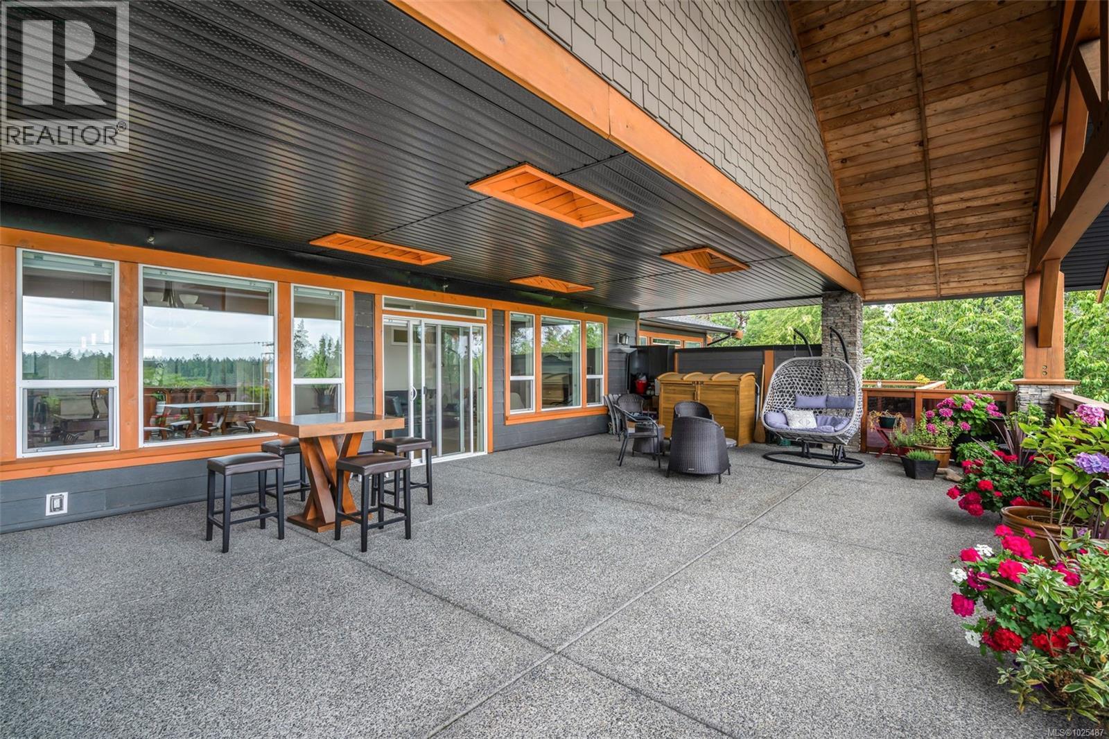 202 679 Terminal Ave, Nanaimo