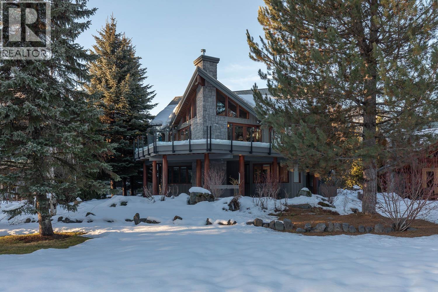 8162 MUIRFIELD CRESCENT, Whistler