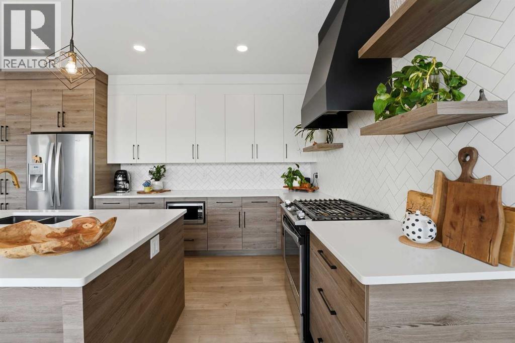 Single Family House for Sale in  Ellington Crescent Evergreen Red Deer 