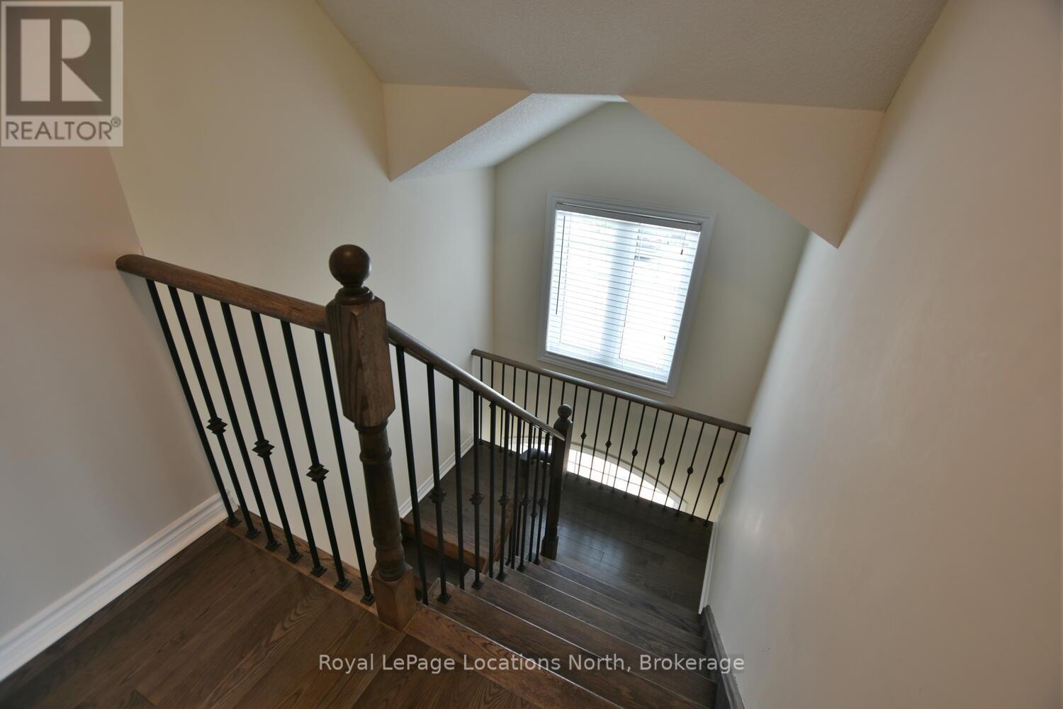 20 LEEWARD CIRCLE - 24