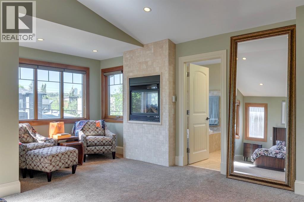 Single Family House for Sale in   Avenue NW West Hillhurst Calgary 