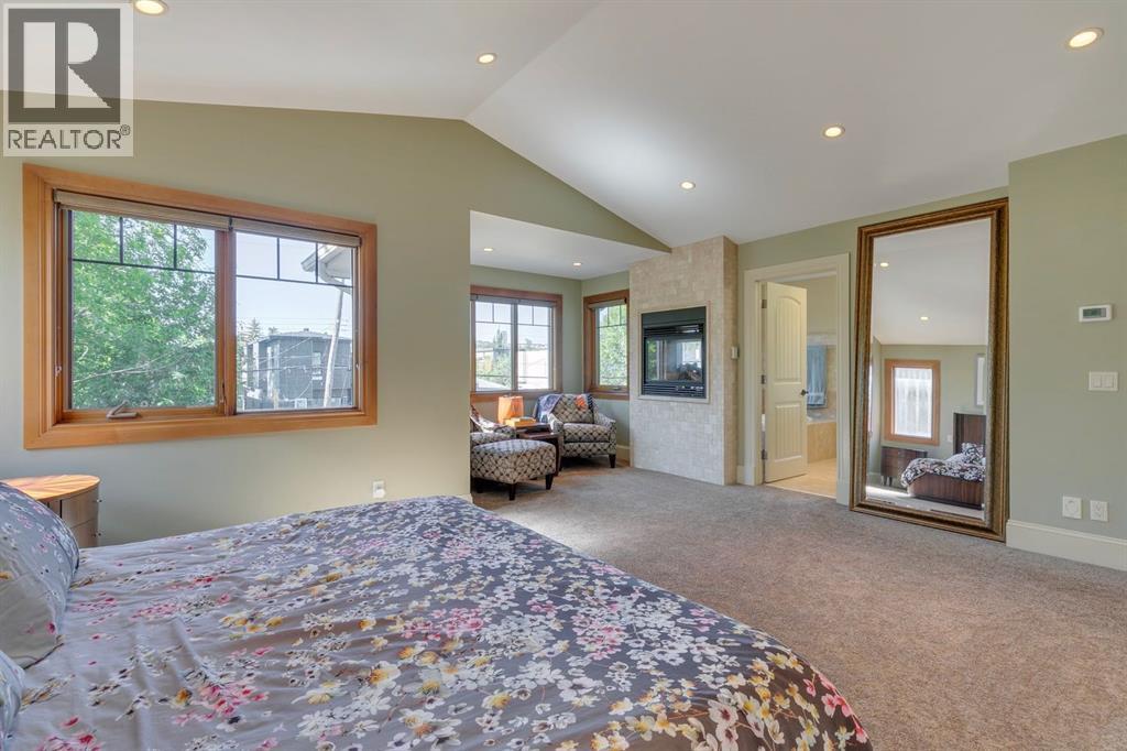 Single Family House for Sale in   Avenue NW West Hillhurst Calgary 