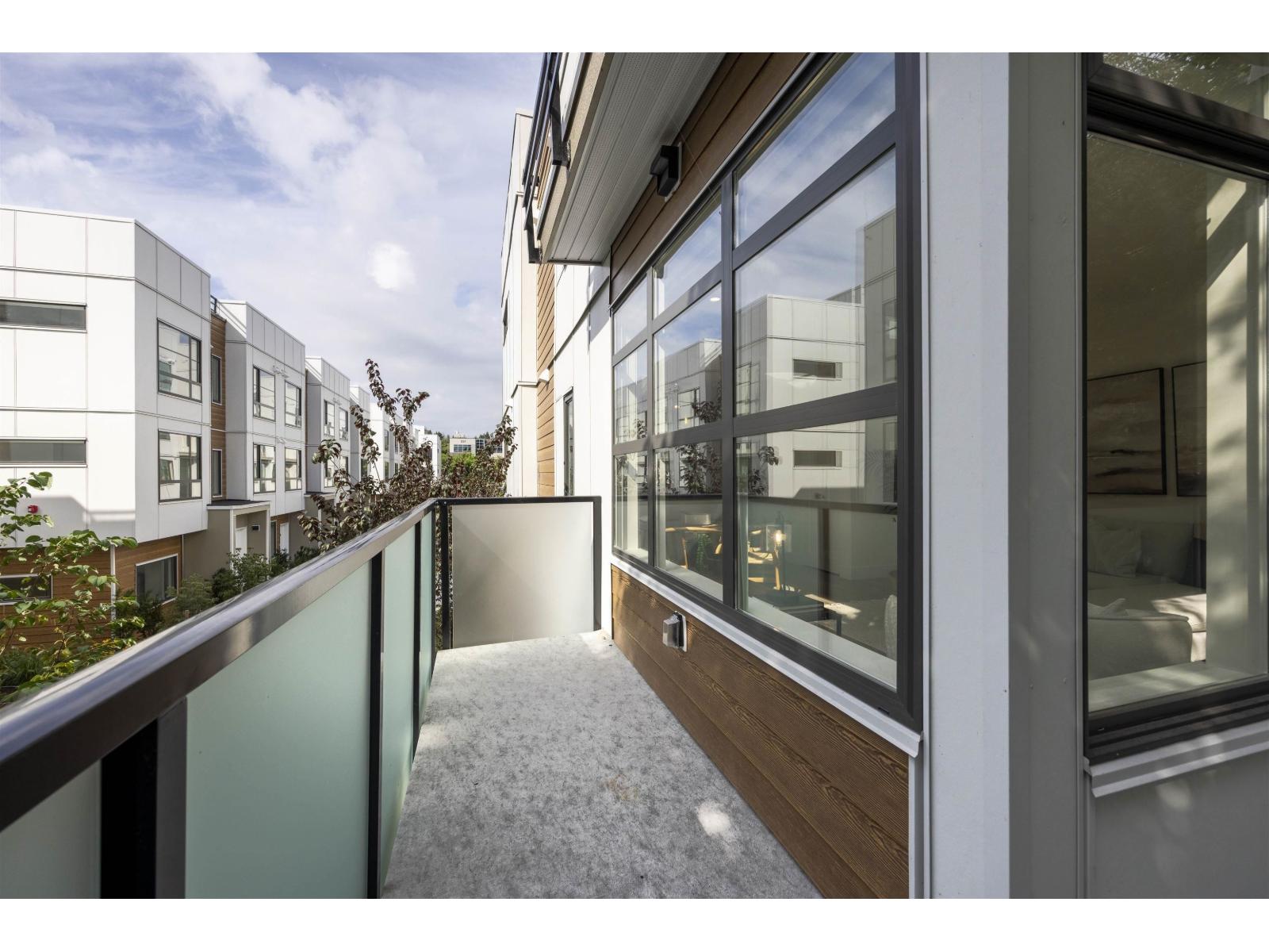 35 6328 KING GEORGE BOULEVARD