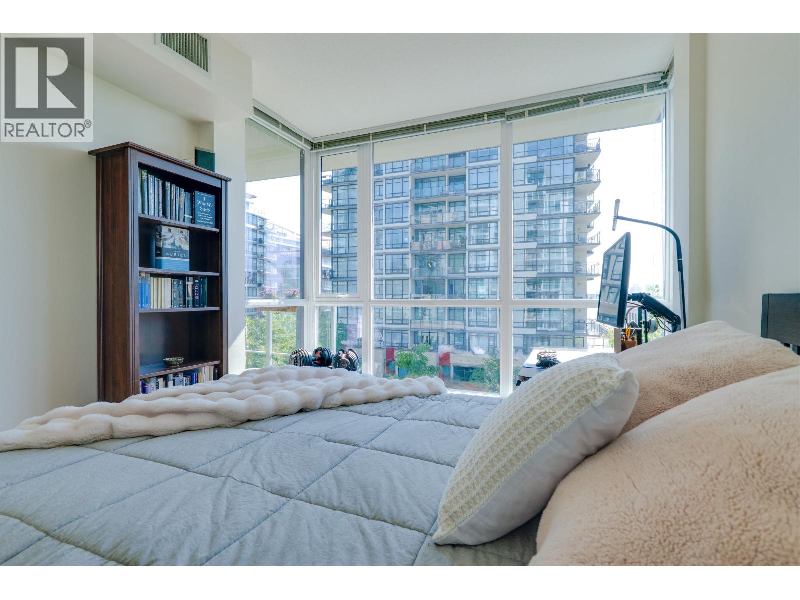 508 168 EAST ESPLANADE, North Vancouver