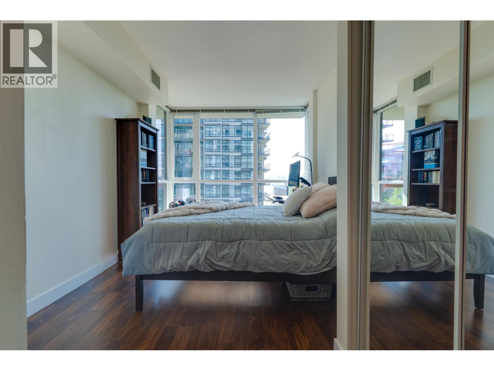 508 168 EAST ESPLANADE, North Vancouver