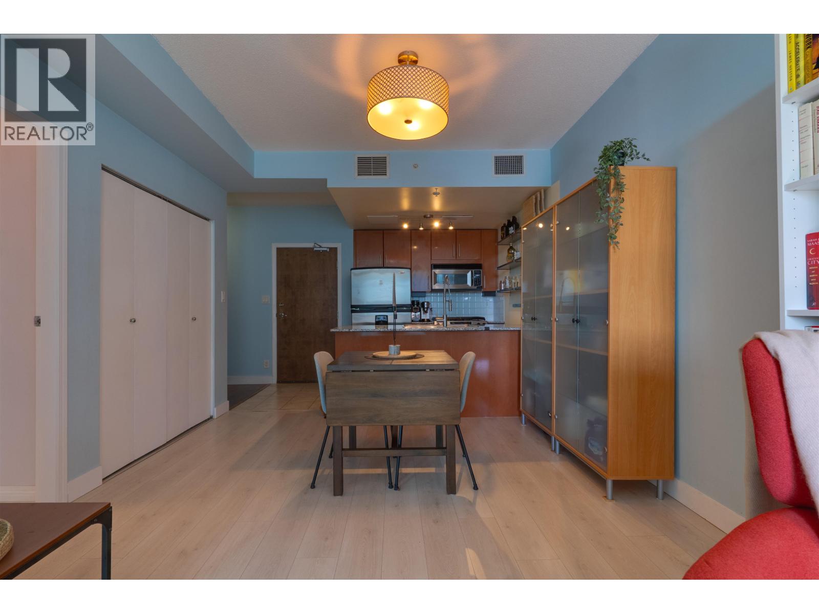 508 168 EAST ESPLANADE, North Vancouver