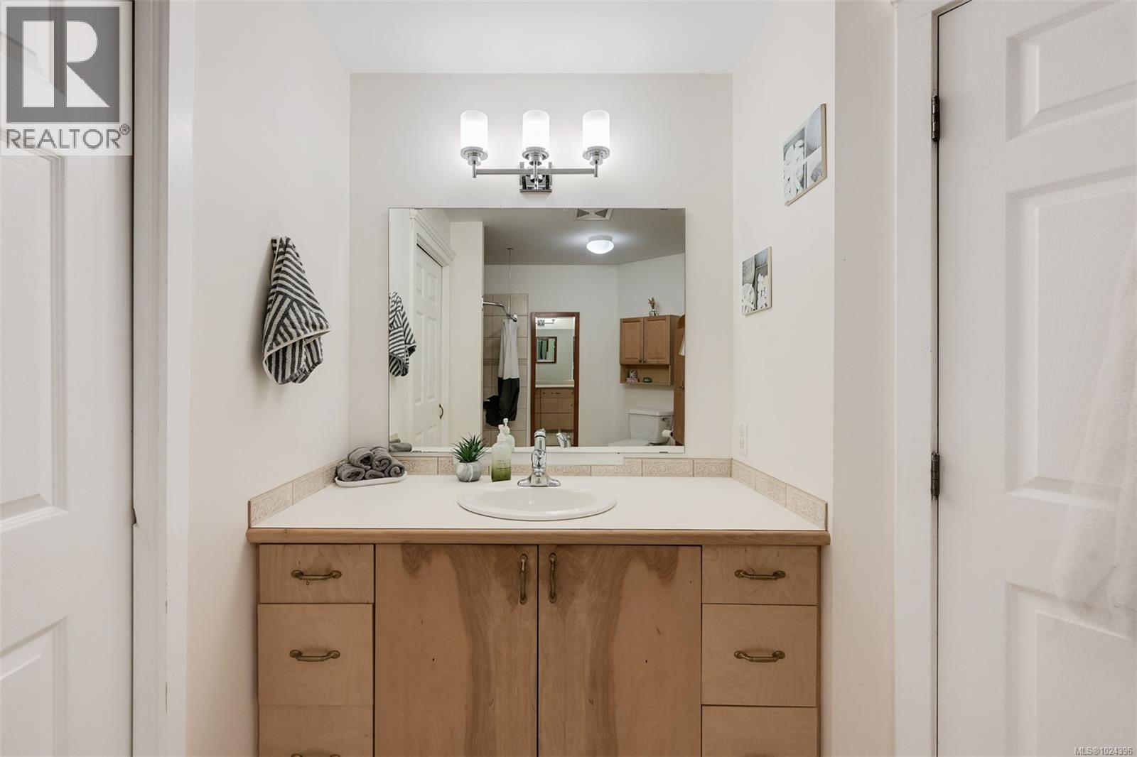 2750 Scobhal Rd, Shawnigan Lake