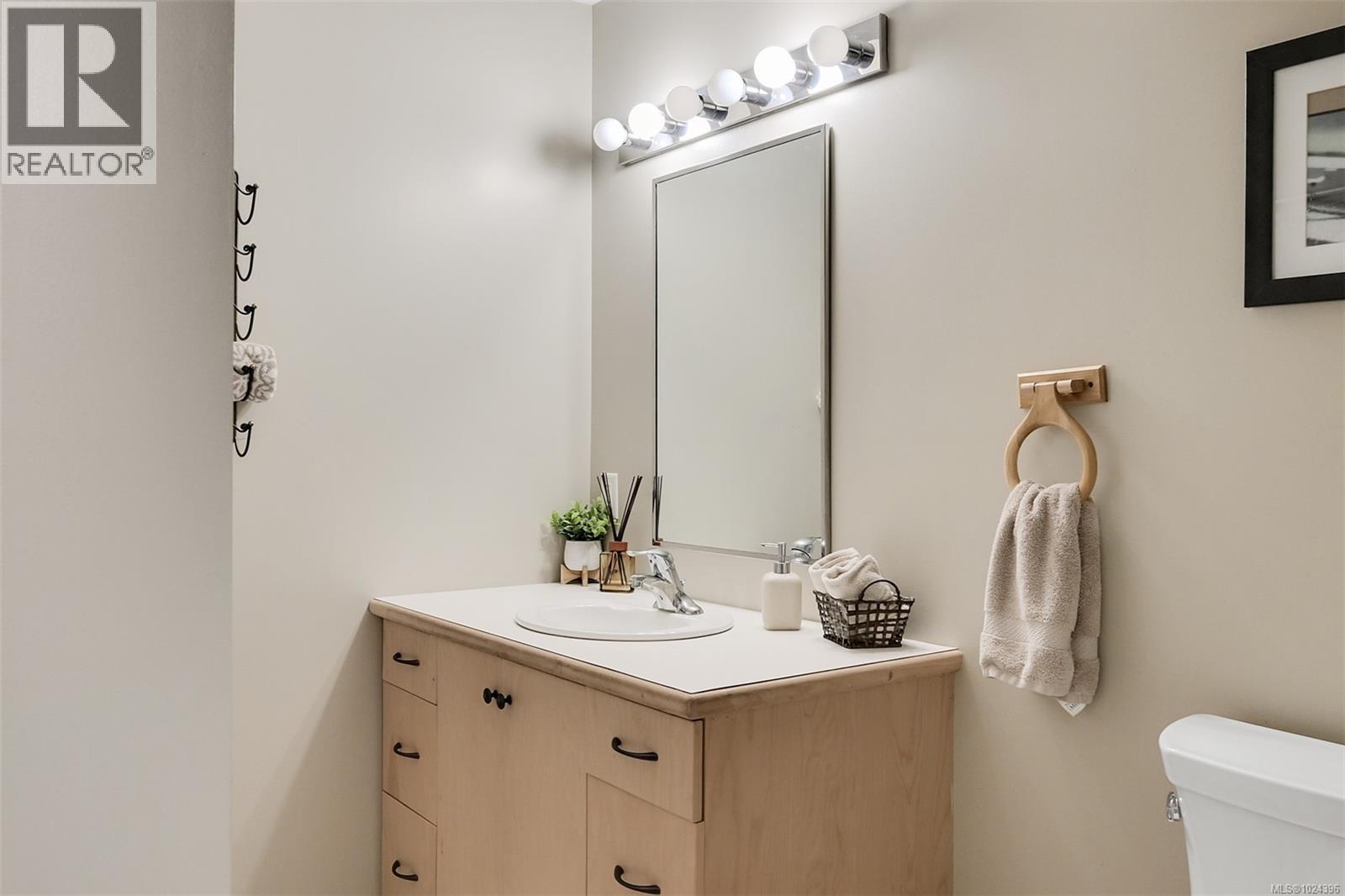 2750 Scobhal Rd, Shawnigan Lake