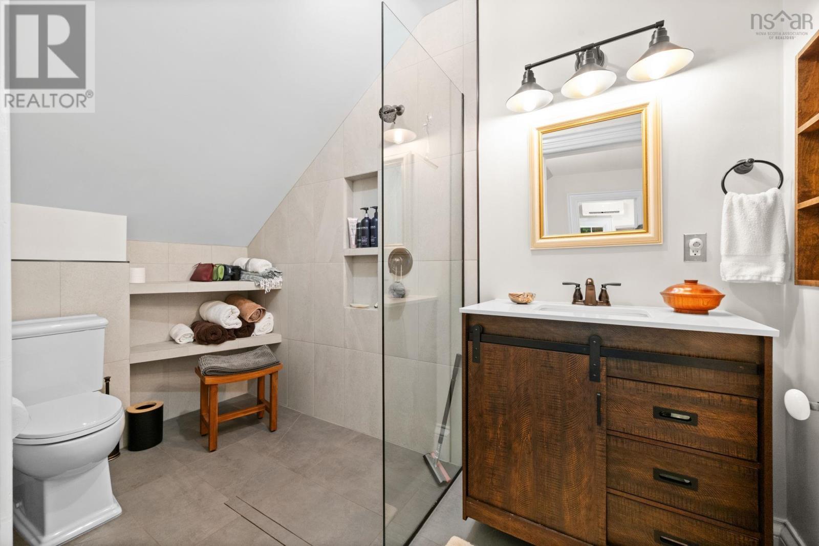 Property 25 of 41 of 129 Town Road