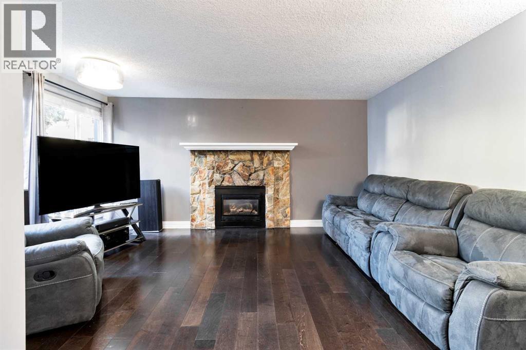 Single Family House for Sale in   Glamis Green SW Glamorgan Calgary 