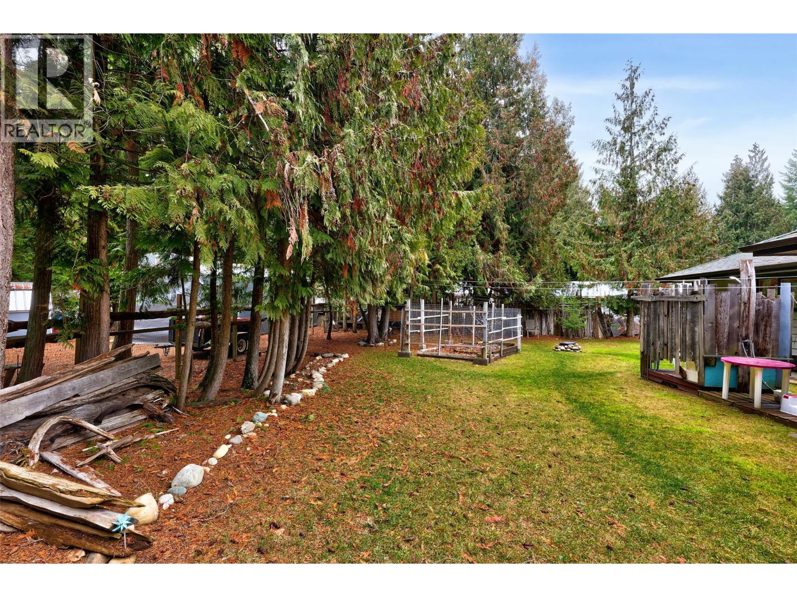 4061 Santa Road, Scotch Creek