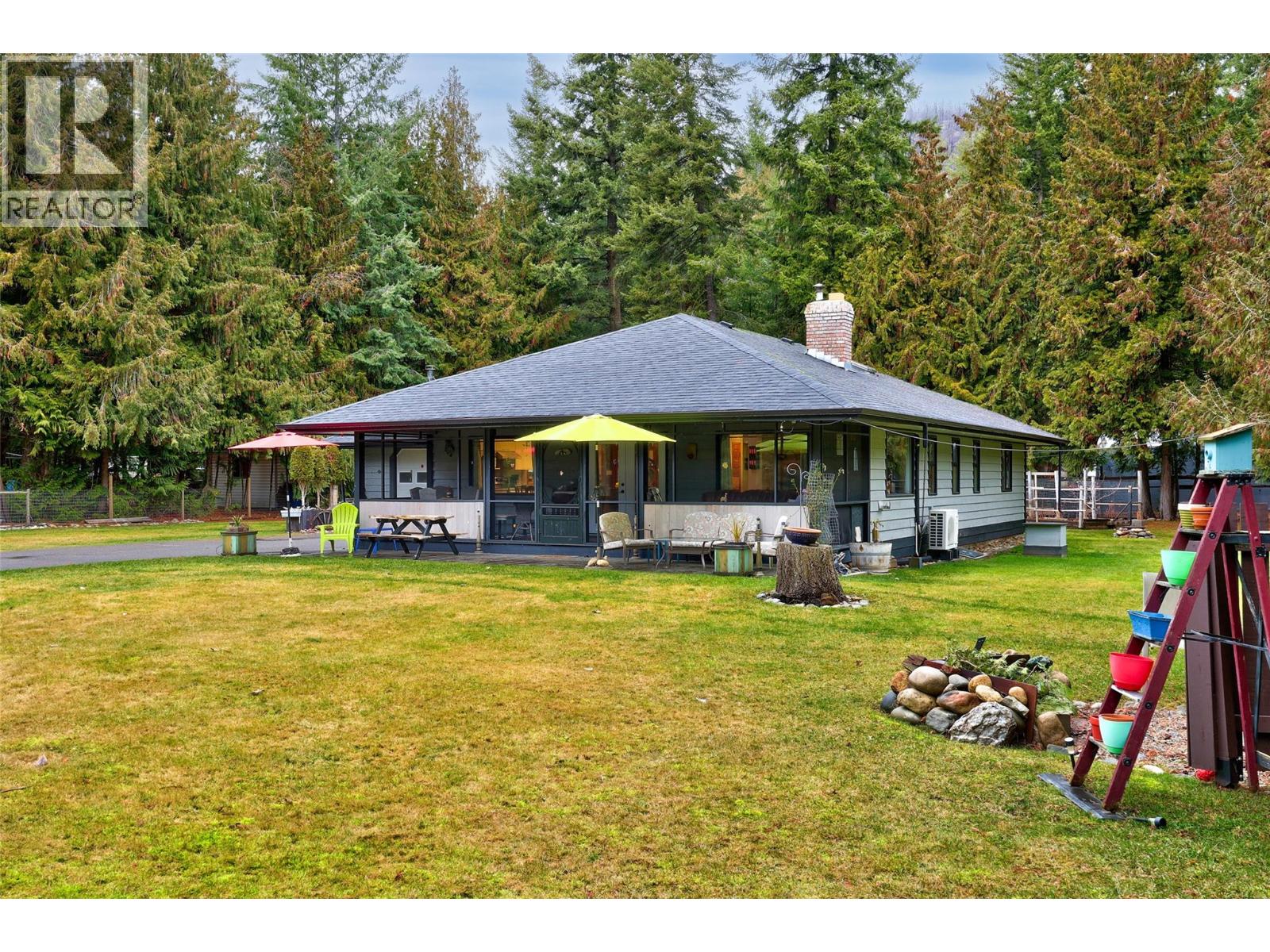 4061 Santa Road, Scotch Creek