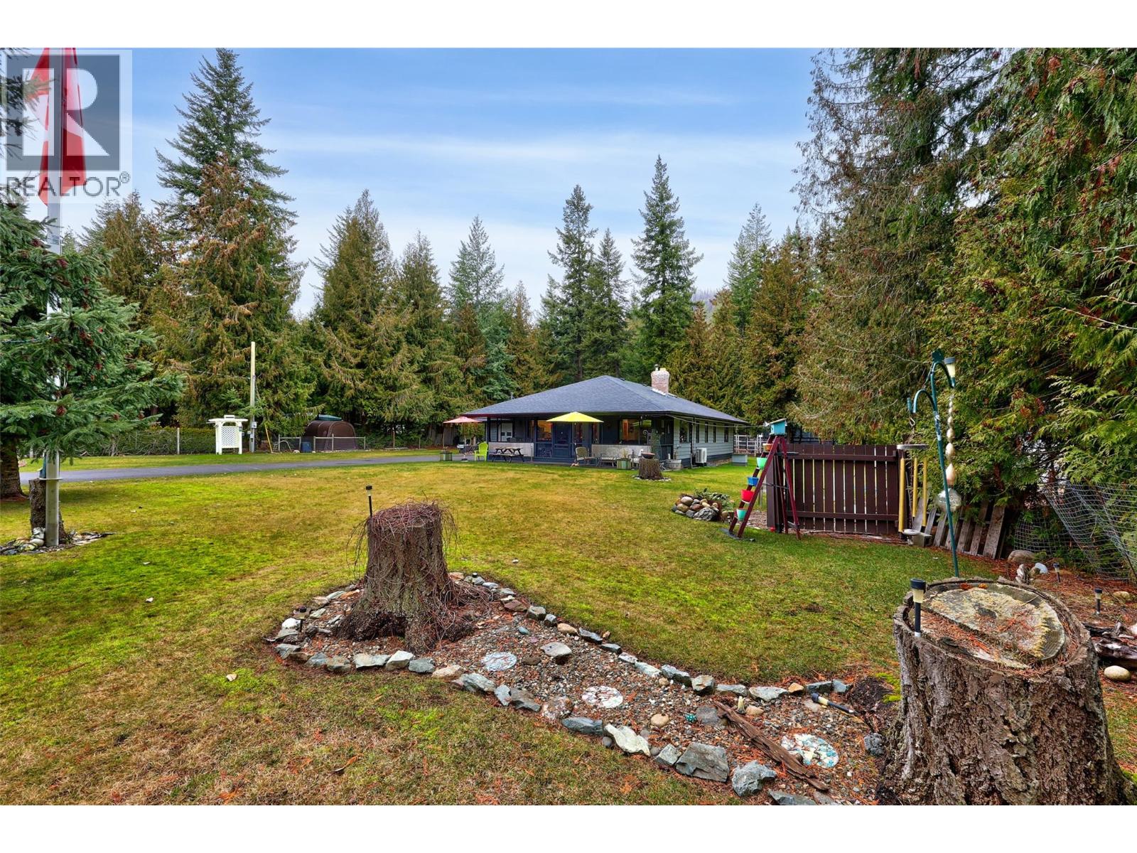 4061 Santa Road, Scotch Creek