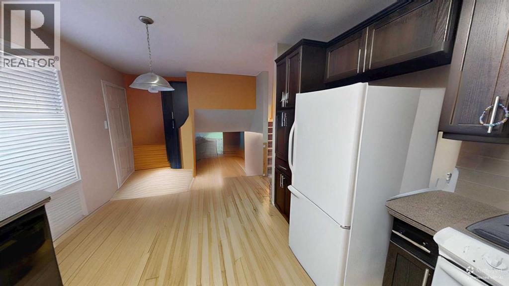 Single Family House 4 Level for Sale in  Dieppe Boulevard S Glendale Lethbridge 