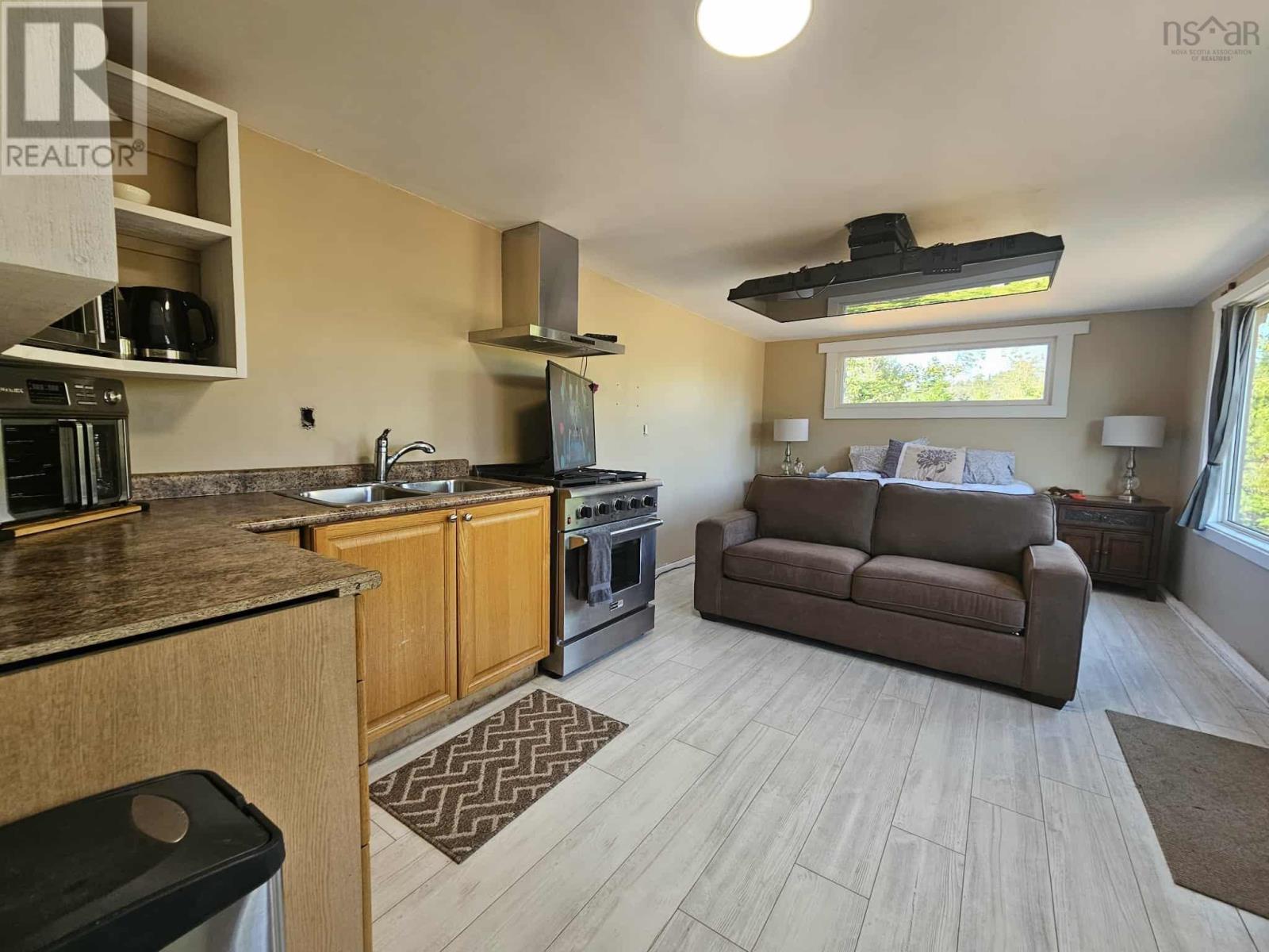 Property 18 of 30 of 977 Kemptown Road