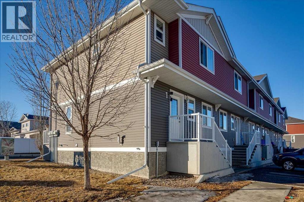 1, 4716 College Avenue - Photo 2 of 32, Lacombe, Alberta